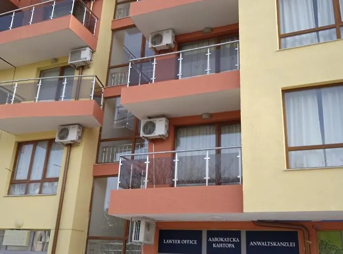 Apartment Private Studio, South Beaсh, Nessebar, Larisa *